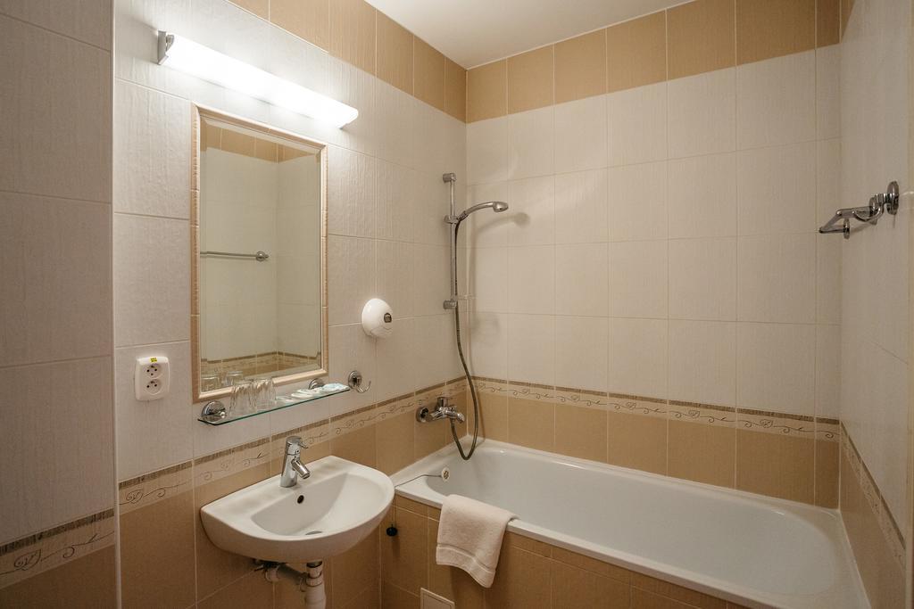 Hotel Artin Bardejów Zewnętrze zdjęcie
