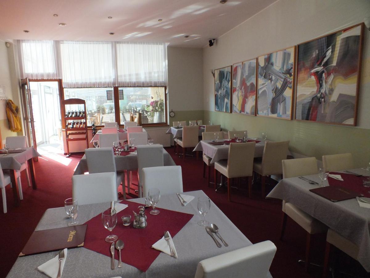 Hotel Artin Bardejów Zewnętrze zdjęcie